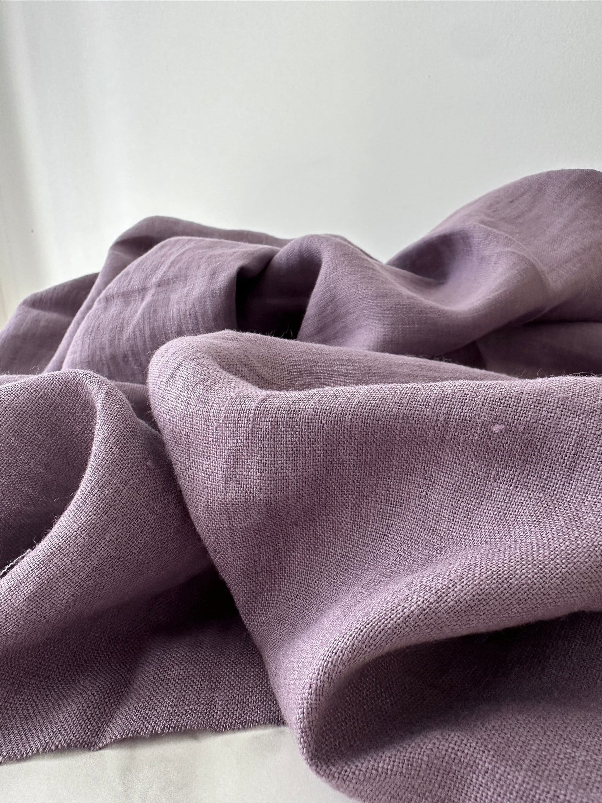 plum dandy purple linen in natura light